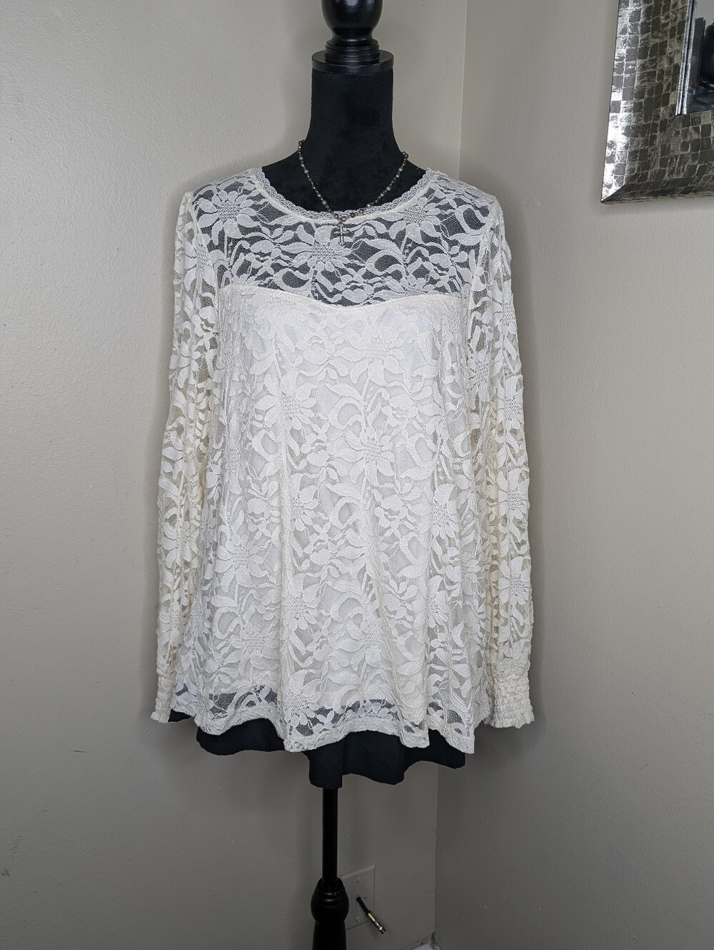 Torrid Lace Top 1 X - Picture 2 of 6